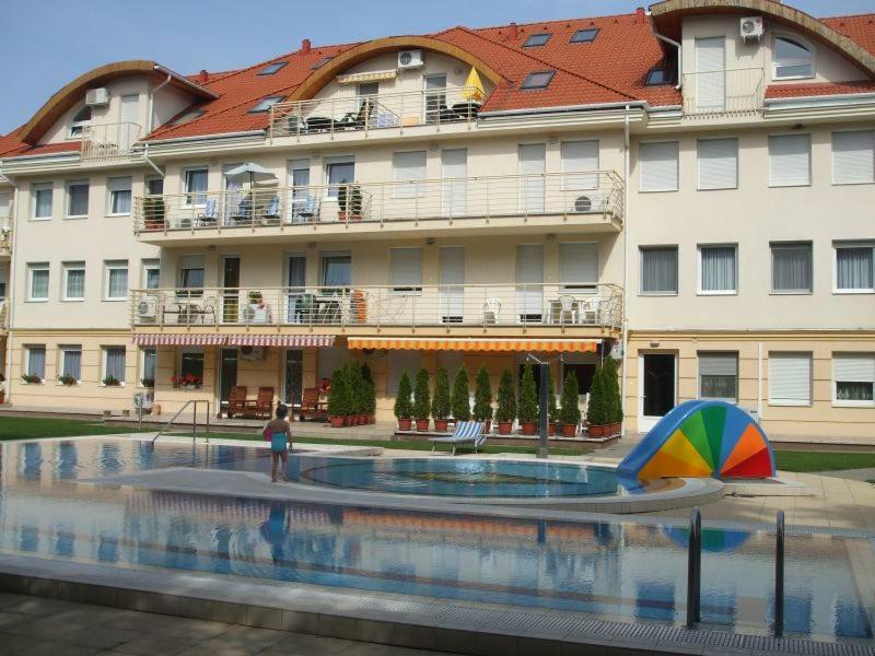 Relax Beach Apartman Гайдусобосло Екстер'єр фото