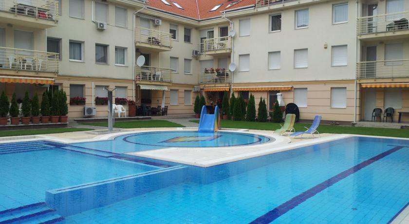 Relax Beach Apartman Гайдусобосло Екстер'єр фото